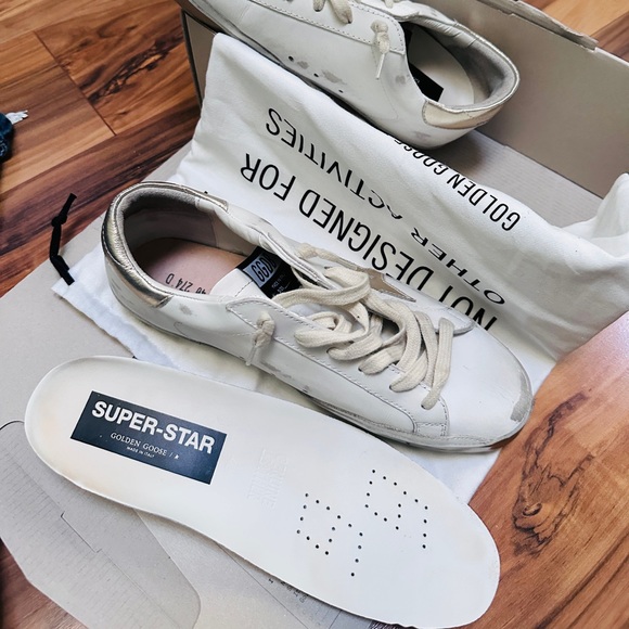 Golden Goose Women’s Super Star Low Top Sne WhiteGold.  Worn 3 times! - Picture 3 of 5